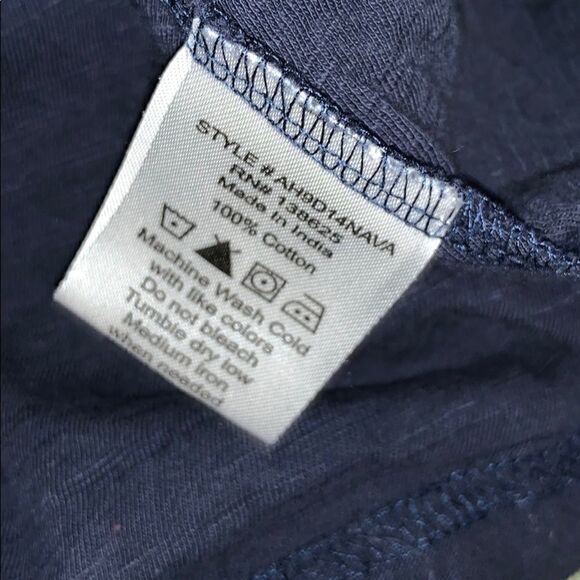 🛍️Alexander Julian long sleeve three button top - Picture 8 of 8